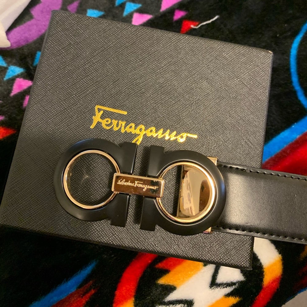 Salvatore ferragamo belt size 42